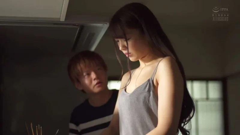 Người yêu của chị gái phang cô em vợ yêu đang buồn bã vì thất tình