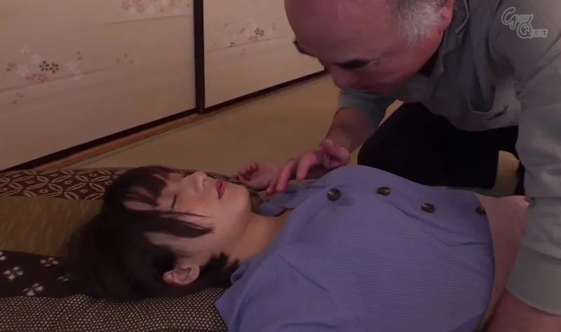 Bố chồng yêu vô tình làm người tình của con trai ngất xỉu rồi sau đó …